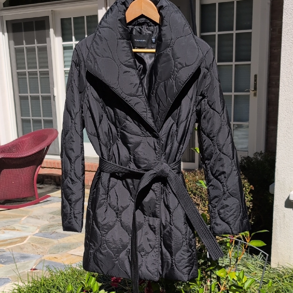 Tahari Janelle Quilted Drape Wrap Coat in Black, Size Large, NWT